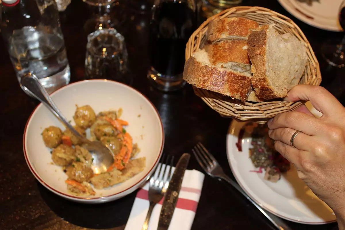 Share a Lyonnais mâchon at the weekend
